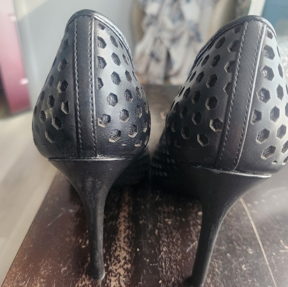 Nine West Heels - Like New - Picture 6 of 14